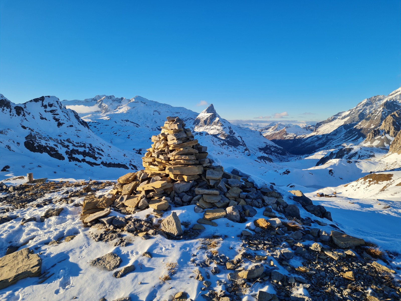 #20 Signal du Palet, avec refuge juste à droite Signal du Palet, avec refuge juste à droite