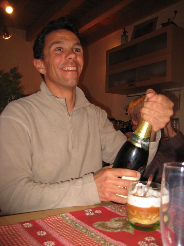 #1 Pedrolito en action ! : Voyez ses yeux pétillants comme le champagne ;-) Pedrolito en action ! : Voyez ses yeux pétillants comme le champagne ;-)