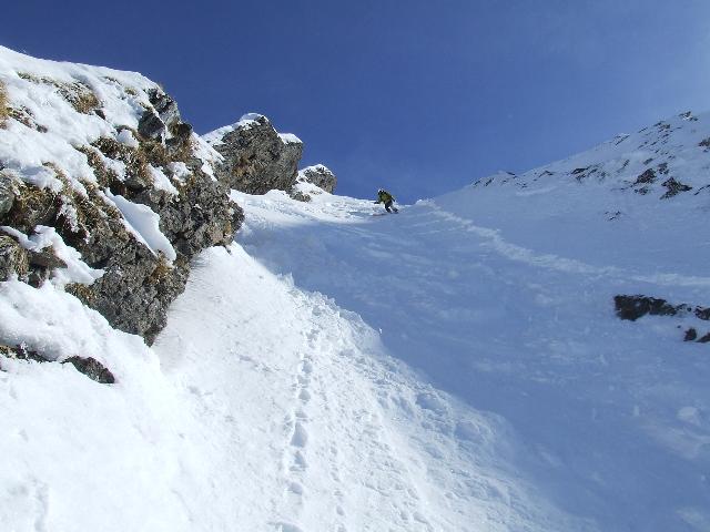 Tete de Bostan : remarquez la belle trace de derrappage ...ça ski pourtant super bien à cet endroit ...