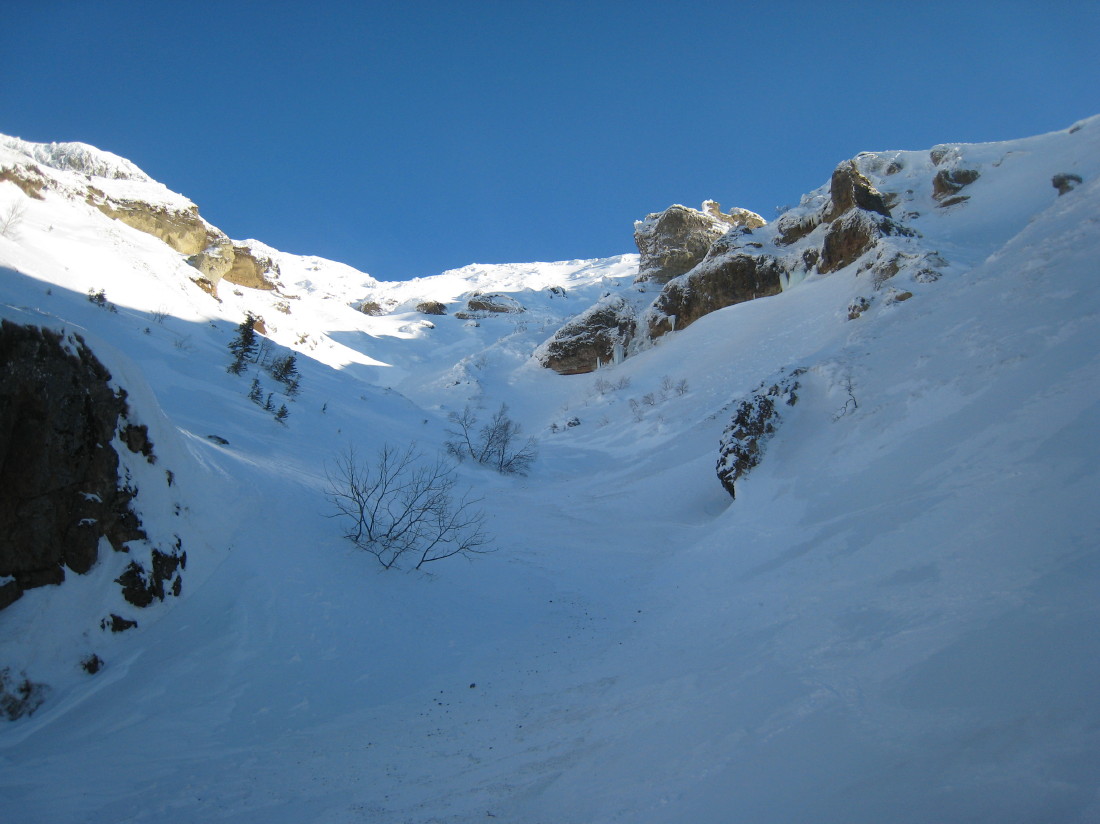 #7 Ravin du Pénitent : Vue vers le haut peu avant la cascade Ravin du Pénitent : Vue vers le haut peu avant la cascade