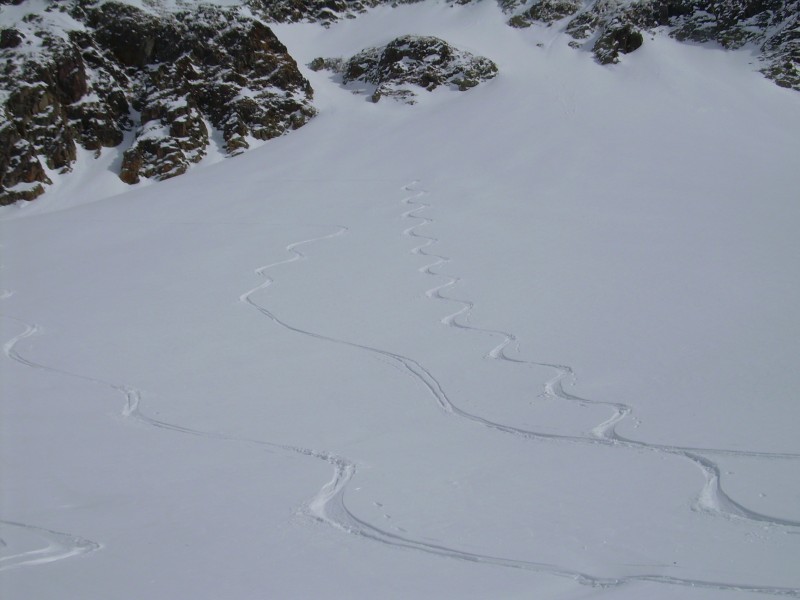#5 descente du tepey : toujours de la poudre dans le tepey! descente du tepey : toujours de la poudre dans le tepey!