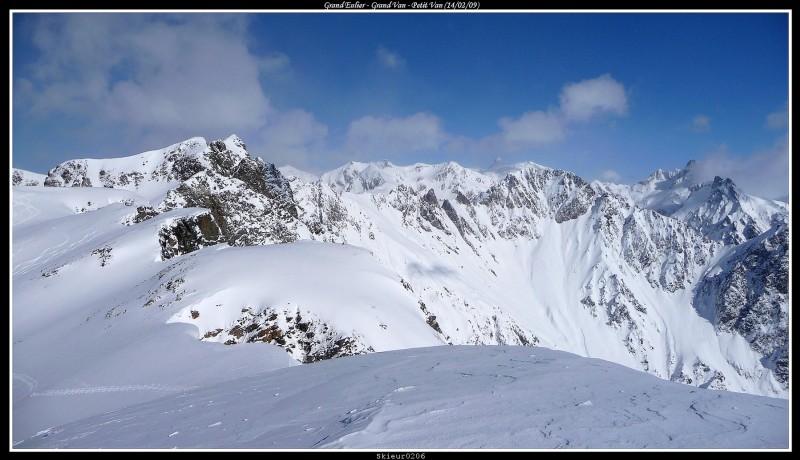 #4 Depuis le Petit Van : Vue sur le Grand Sorbier, la Grande Lauzière et la Croix de Belledonne sous la neige fraiche Depuis le Petit Van : Vue sur le Grand Sorbier, la Grande Lauzière et la Croix de Belledonne sous la neige fraiche