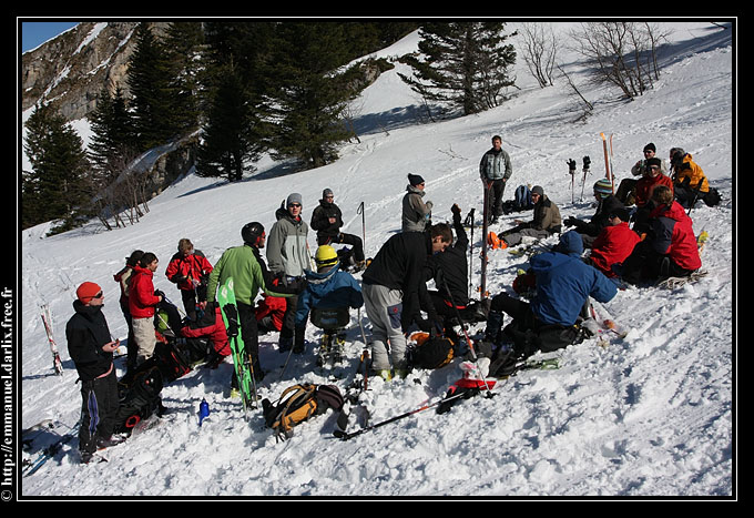 #26 Le groupe : Le groupe à la pause pique-nique à la moitié de la descente Le groupe : Le groupe à la pause pique-nique à la moitié de la descente