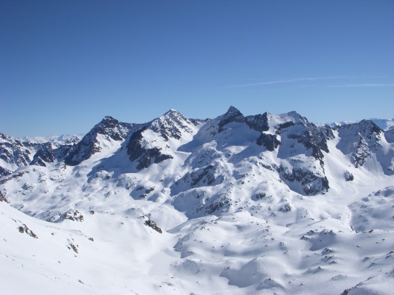#1 Pic Belle Etoile : Le Rocher Blanc au milieu comme sa couleur le prouve... Pic Belle Etoile : Le Rocher Blanc au milieu comme sa couleur le prouve...
