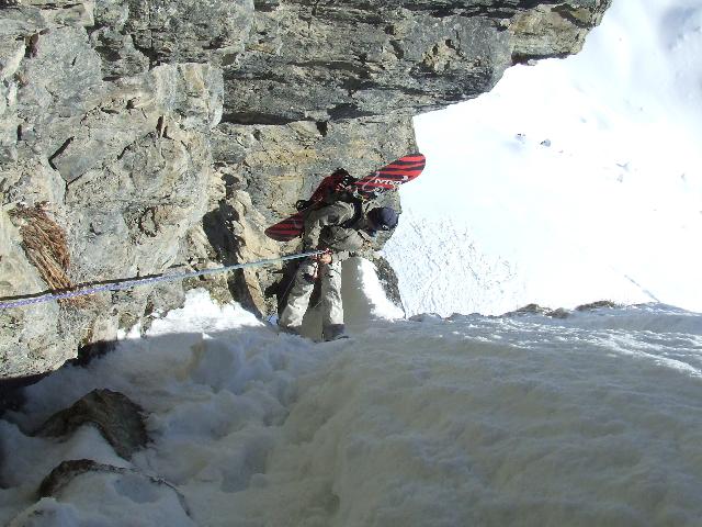 #4 Cime du Piron : le franchissement du ressaut en rappel Cime du Piron : le franchissement du ressaut en rappel