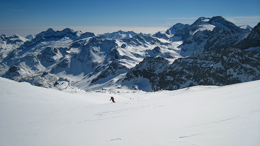 Folie des Grandeurs : Le glacier plat sous les Ciamarella est un petit bijou