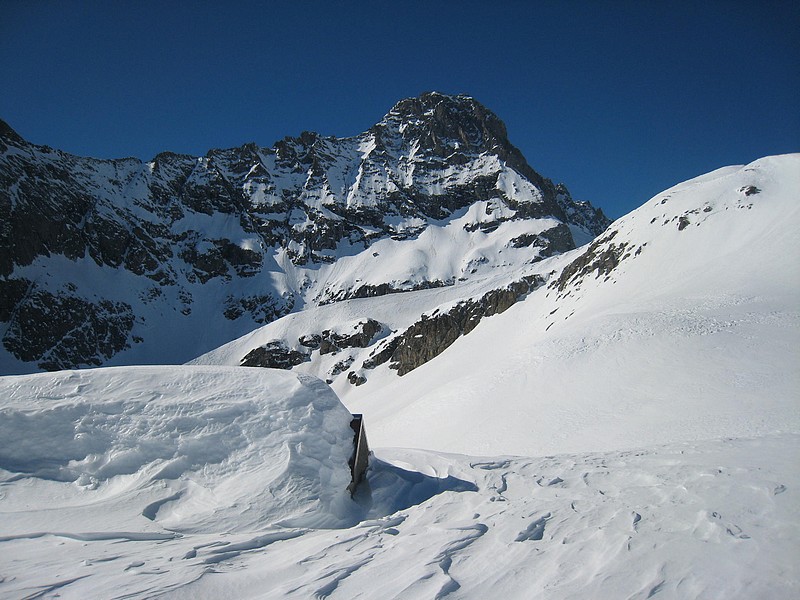 #15 Gastaldi : Cette grosse congère là, c Gastaldi : Cette grosse congère là, c'est le refuge d'hiver. Va y avoir comme un problème....