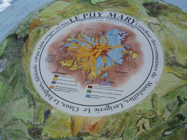 Plaque de la table orientation : Au sommet du Puy Mary