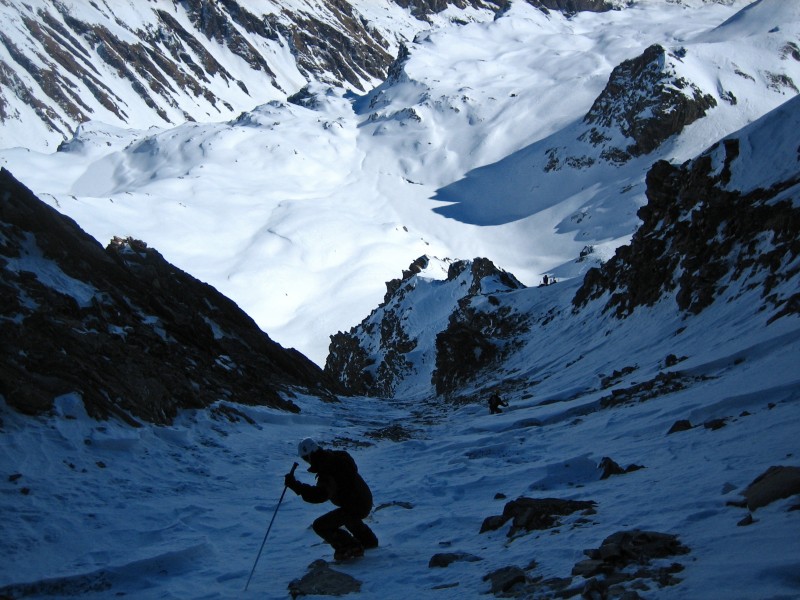 #5 Le haut de la rampe, bien sec : Cette partie doit être un peu expo à skier car on ne se trouve plus dans l Le haut de la rampe, bien sec : Cette partie doit être un peu expo à skier car on ne se trouve plus dans l'axe de la rampe.