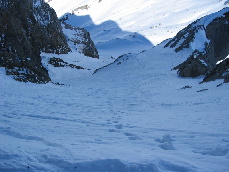 #1 Etale, couloir Combaz, après l : Bonne neige, large Etale, couloir Combaz, après l : Bonne neige, large