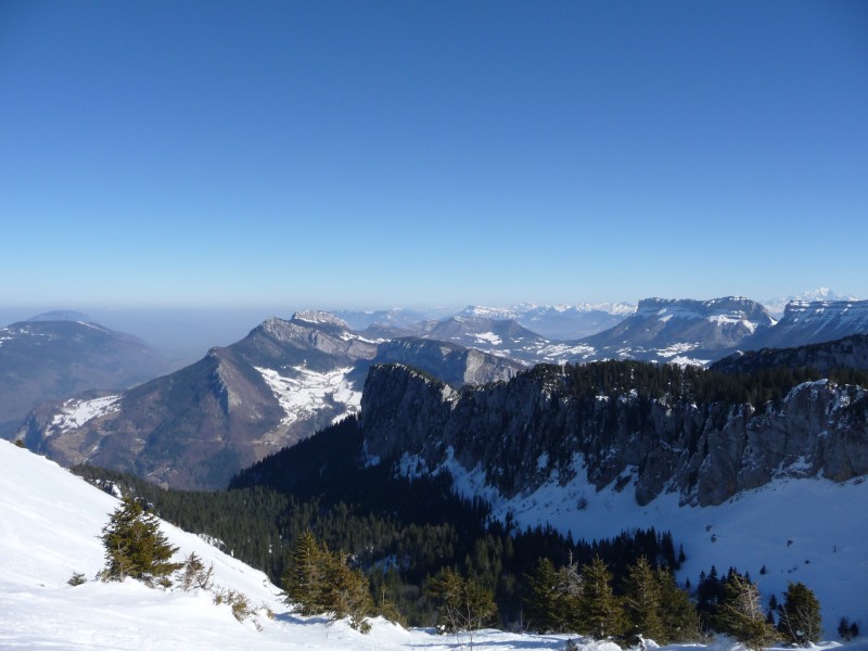 #2 Vue sur la chartreuse : Le Mont Blanc pointe son nez au fond à droite... Vue sur la chartreuse : Le Mont Blanc pointe son nez au fond à droite...
