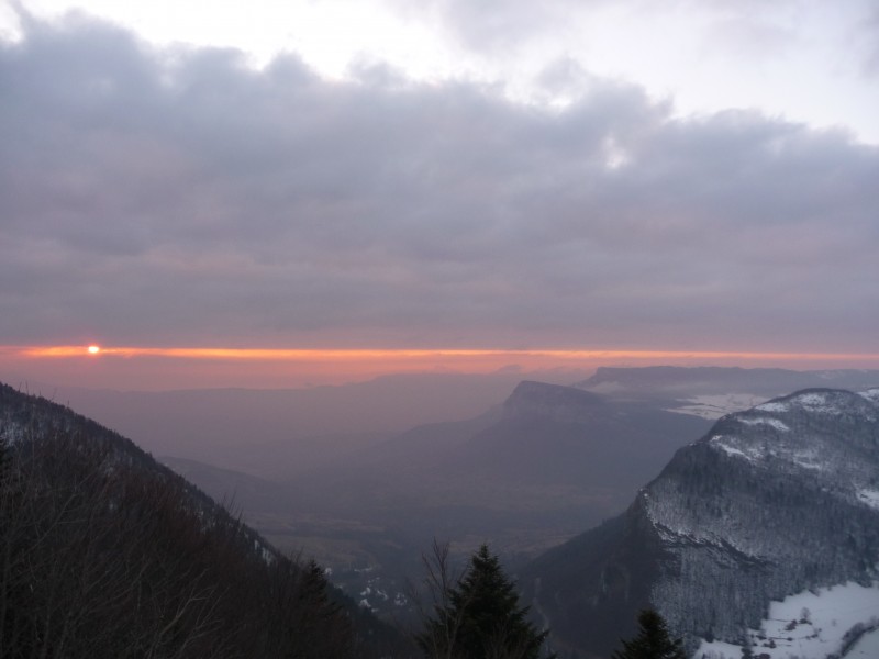 #1 Couchant sur Chambéry : Petite percée de nuage sur la Galoppaz! Couchant sur Chambéry : Petite percée de nuage sur la Galoppaz!