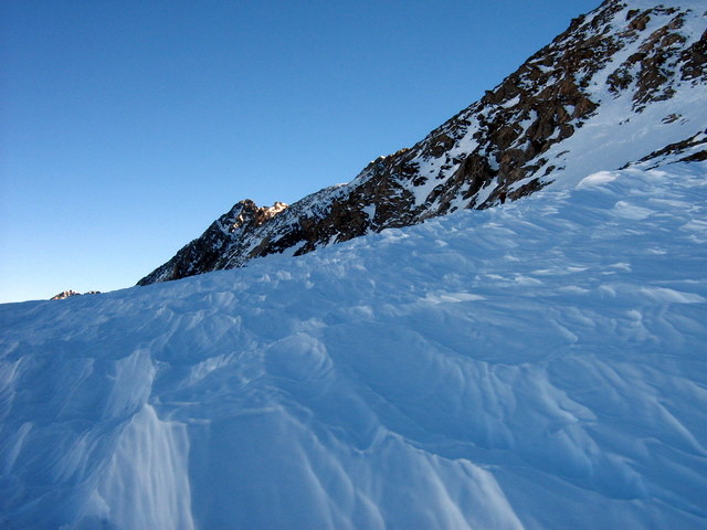 #1 Vagues de neige : Au fond le pic de l Vagues de neige : Au fond le pic de l'Etendard