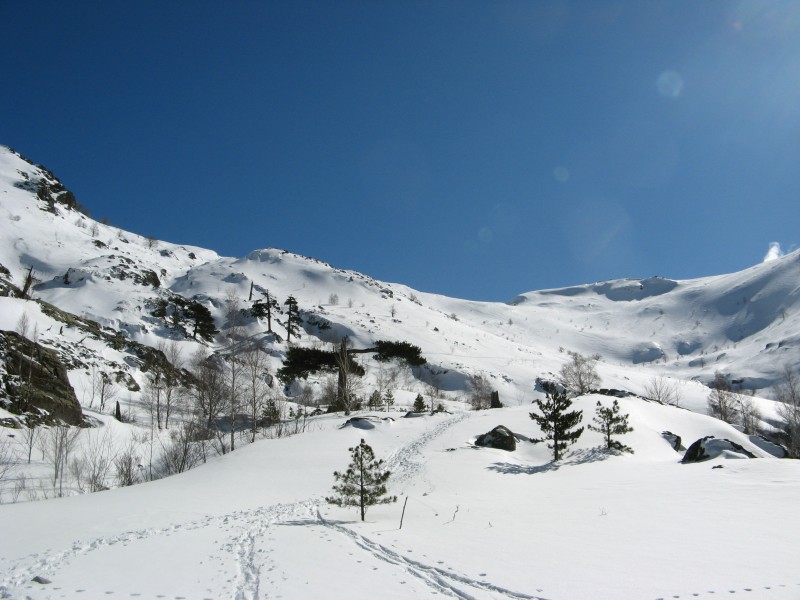 #6 Vallon de Colga : Fin de la descente sous les bergeries de Colga Vallon de Colga : Fin de la descente sous les bergeries de Colga