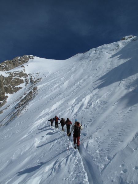 #4 Le couloir sommital : ç Le couloir sommital : ç'a se complique et cela devient exposé; on y va quand même (grosse masse à brasser et stabilité aléatoire mais pas de problème en finalité)