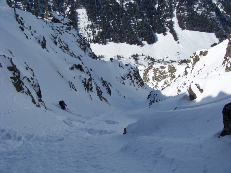 #5 couloir NW : Grosse poudre en-dessous du rétrécissement, on commence à se détendre. couloir NW : Grosse poudre en-dessous du rétrécissement, on commence à se détendre.