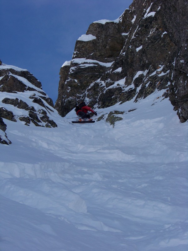 #4 couloir NW : Pas large pour des skis de 1,80m!!! couloir NW : Pas large pour des skis de 1,80m!!!