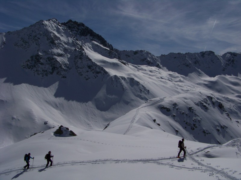 #2 monts Jovet : Arrivée à la pointe sud pour tout le groupe. monts Jovet : Arrivée à la pointe sud pour tout le groupe.