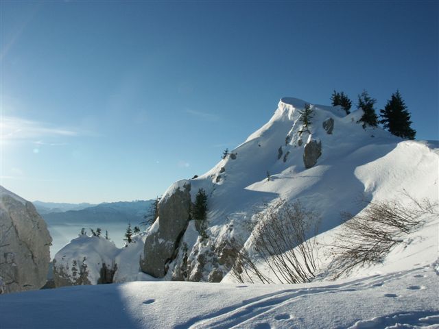 #1 Colombier : Arrivée au sommet des rochers de la Bade. Colombier : Arrivée au sommet des rochers de la Bade.