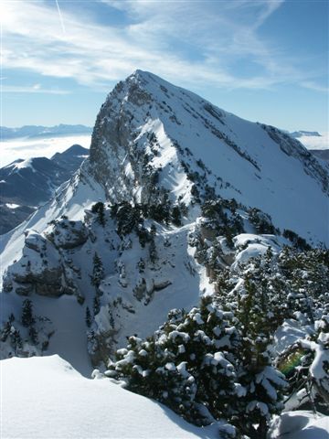 #4 Colombier : Vue sur la Colombier (face nord à droite) et l Colombier : Vue sur la Colombier (face nord à droite) et l'entrée du couloir est du roc de Poyer.