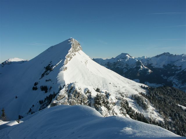 #2 Colombier : Vue sur le Mt Colombier (arête sud et face ouest). Colombier : Vue sur le Mt Colombier (arête sud et face ouest).