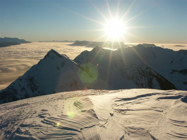 traversée des Ar : Sommet de l'Armène : la traversée est bouclée, le soleil décline...il faut plonger dans le couloir nord.