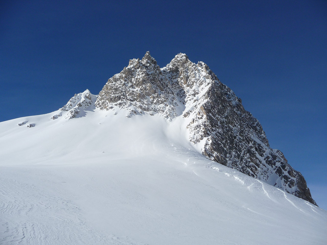 #12 L L'Aiguille de la Vanoise : Le versant Est, après avoir longé sa paroie Nord
