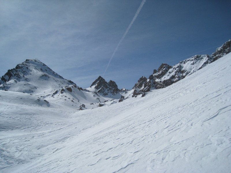 #5 Pas de Valounas : le Pas de Vallounas est plein centre, juste à droite de l Pas de Valounas : le Pas de Vallounas est plein centre, juste à droite de l'Arête de la Portiolette