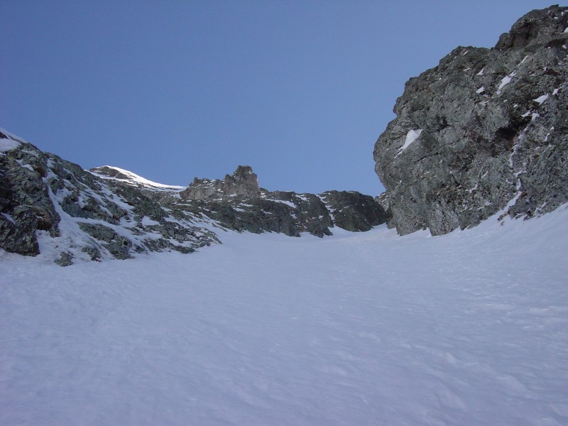 #4 milieu du couloir : la pente s milieu du couloir : la pente s'élargit, on va pouvoir poser des grandes courbes