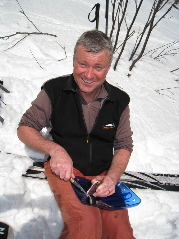 #11 Recyclage materiel : quand le manteau est sain, le godet de pelle sert quand meme parfaitement pour couper le magret seché !!! Recyclage materiel : quand le manteau est sain, le godet de pelle sert quand meme parfaitement pour couper le magret seché !!!