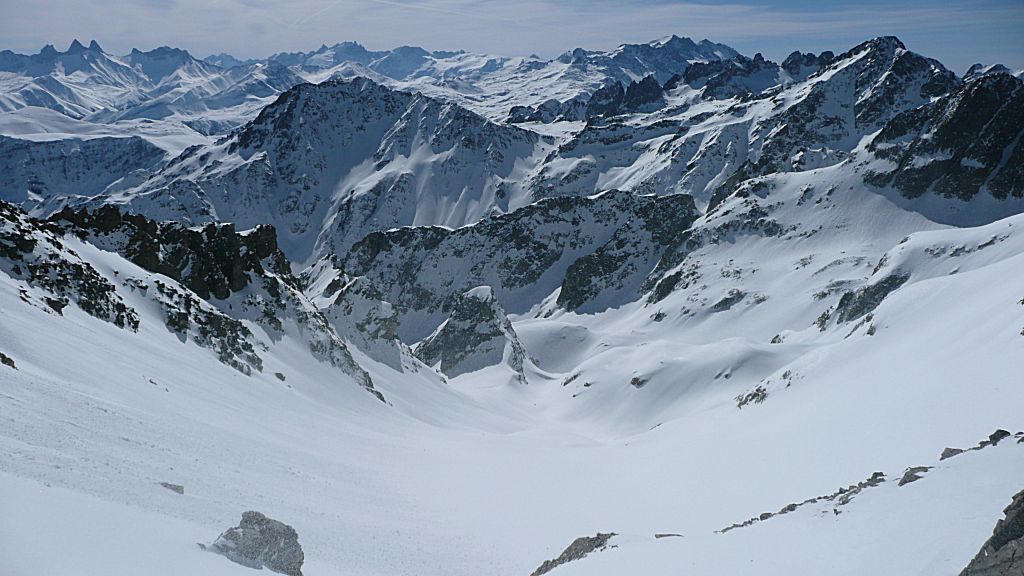#7 tepey : Descente sous la selle coté tepey pas encore tracée.
ca fait envie... tepey : Descente sous la selle coté tepey pas encore tracée.
ca fait envie...