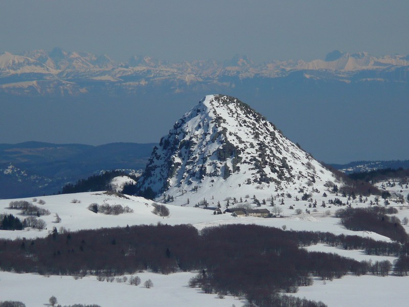 #12 Suc de la Lauzière : Gerbier sur fond d Suc de la Lauzière : Gerbier sur fond d'arc alpin.
