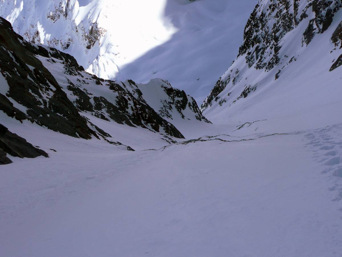 #4 vue plongeante : quelques rochers au milieu se contournent très facilement par la rive droite vue plongeante : quelques rochers au milieu se contournent très facilement par la rive droite