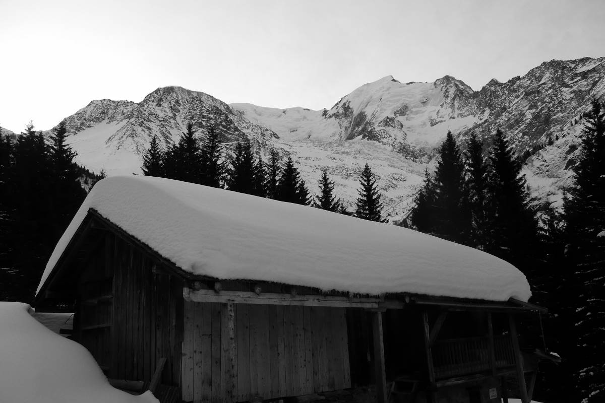 #1 chalet en lisière de forêt : sous le Goûter et Bionassay chalet en lisière de forêt : sous le Goûter et Bionassay