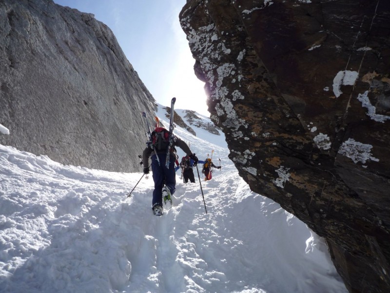 #12 la sortie : en haut du couloir la sortie : en haut du couloir