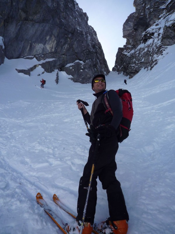 #10 dans le couloir : Eric tout content dans le couloir : Eric tout content
