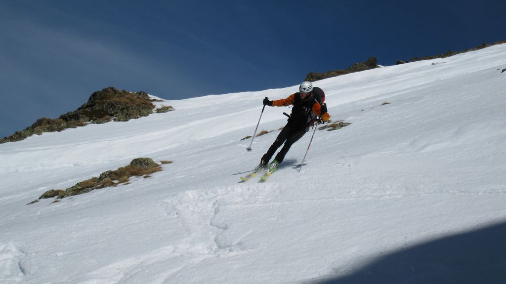 #13 Yann : 1ers virages en neige dure mais bon grip Yann : 1ers virages en neige dure mais bon grip