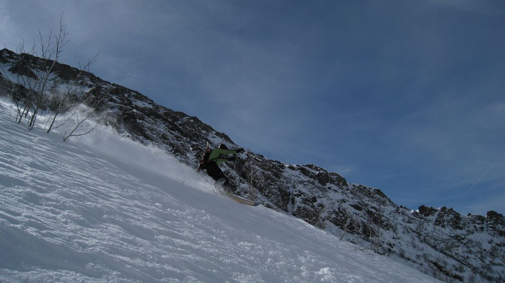 #22 Shama : de bonnes zones de poudre dans le vallon Shama : de bonnes zones de poudre dans le vallon
