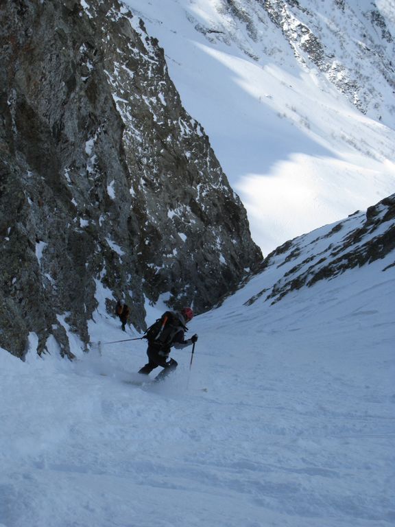 #17 Petit Armet W : dans la partie mediane, super neige. AnneCé déroule Petit Armet W : dans la partie mediane, super neige. AnneCé déroule