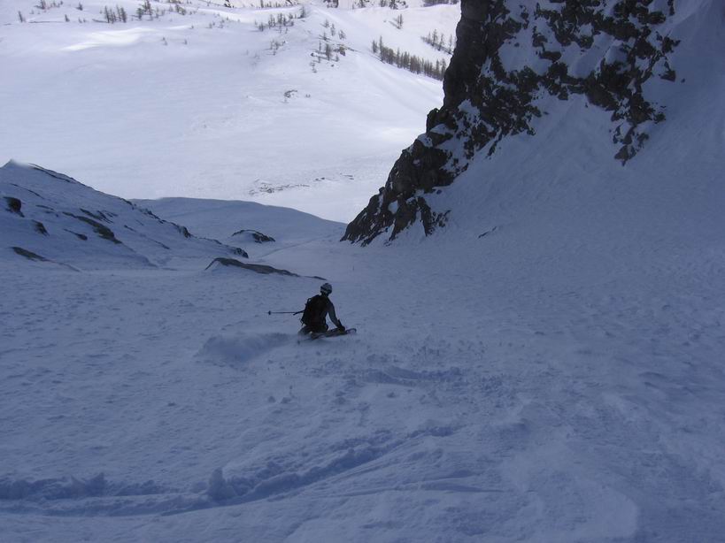 #8 Pointe Melchior - Face Est : le couloir d Pointe Melchior - Face Est : le couloir d'acces, en poudre !