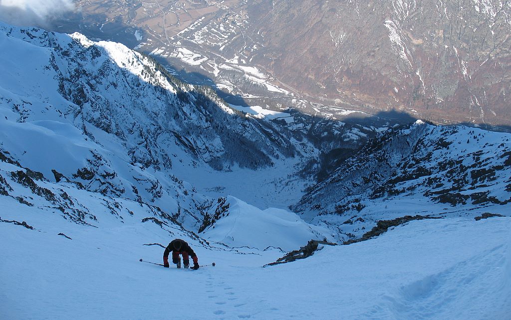 #10 Versant W de l Versant W de l'arête N : La vallée de la Séveraisse, 1800m plus bas.
