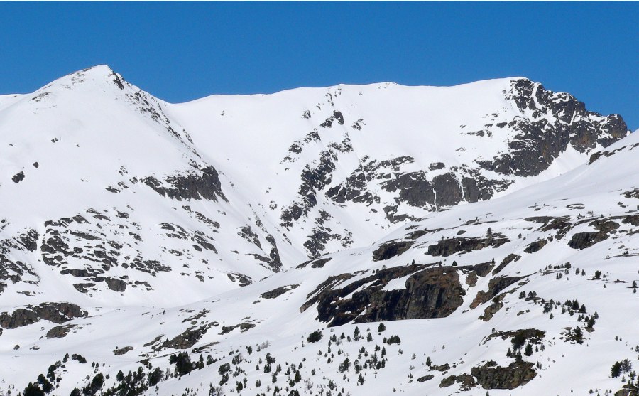 #6 Pic d Pic d'Anrodat : avec un bel enneigement, mais il faut être matinal .