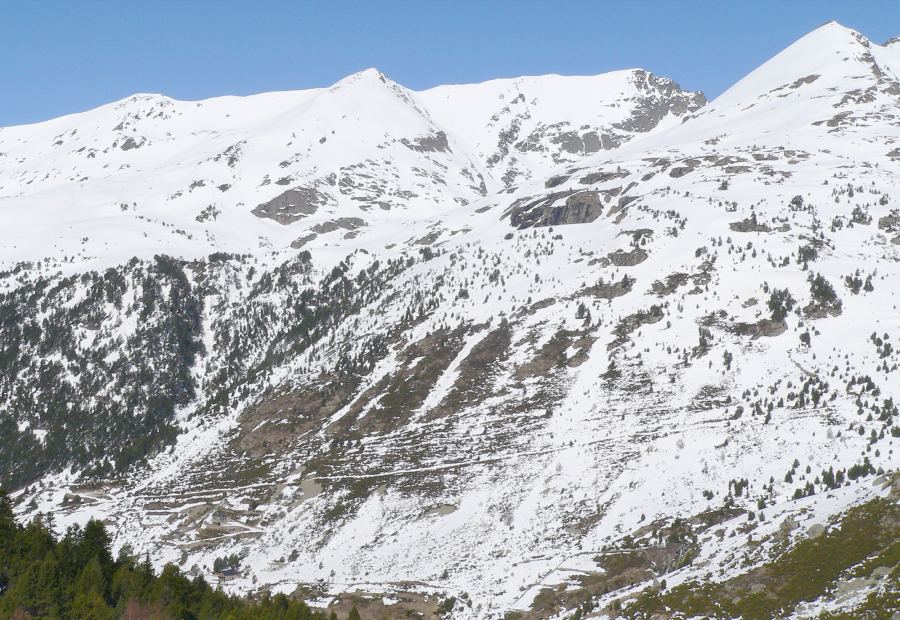 #5 Pic de la Coma de Varilles : et la vallée du Vall Inclès . Pic de la Coma de Varilles : et la vallée du Vall Inclès .