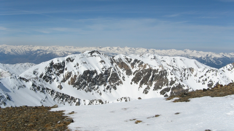 #5 Sommet du Nou Fonts : Vue sur les sommets du Capcir au-delà de la Tour d Sommet du Nou Fonts : Vue sur les sommets du Capcir au-delà de la Tour d'Eyne et du Cambre d'Aze