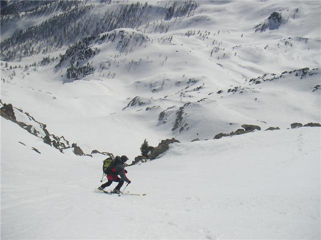 #3 Gilles dans le couloir.... : Il se démerde pas mal l Gilles dans le couloir.... : Il se démerde pas mal l'animal a 2 pattes...