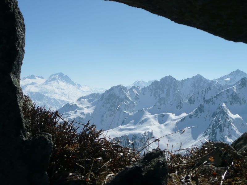 #1 Fenêtre sur Belledone : P Fenêtre sur Belledone : P'tite pierre couchée sur l'arrête