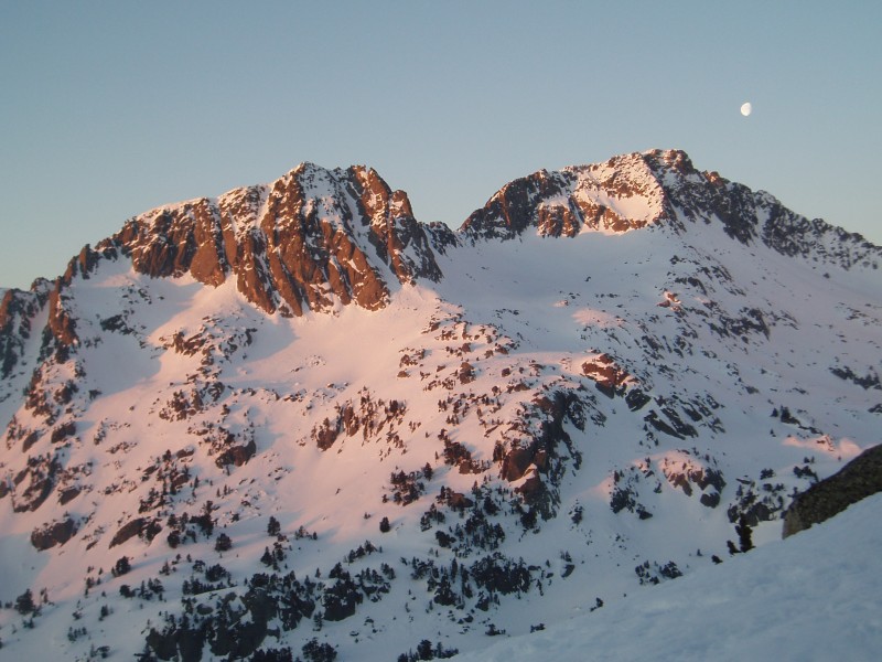 #1 Serra de Crabes : Lever de soleil depuis le refuge d Serra de Crabes : Lever de soleil depuis le refuge d'Amitges