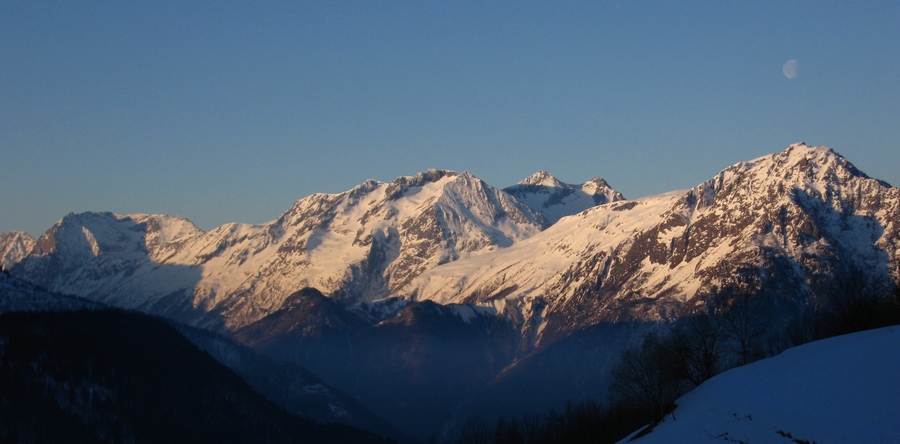 #1 Lever de soleil : Les faces s Lever de soleil : Les faces s'éveillent