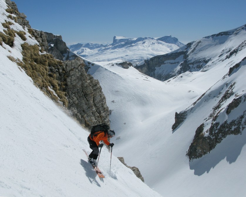 #15 Cavale Sud : Beau cadre avec le Pic de Bure au fond Cavale Sud : Beau cadre avec le Pic de Bure au fond