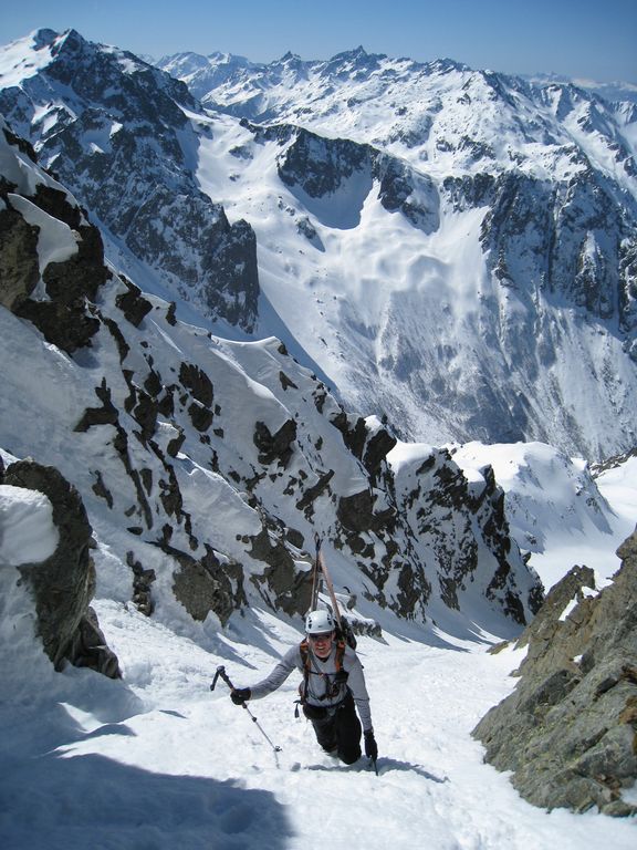 #6 Rocher d Rocher d'Arguille Couloir SW : ici, le soleil ne passe pas encore. on va attendre un peu que ça decaille